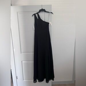 ***BRAND NEW*** NEVER WORN!!! TAG ON! One shoulder black gown